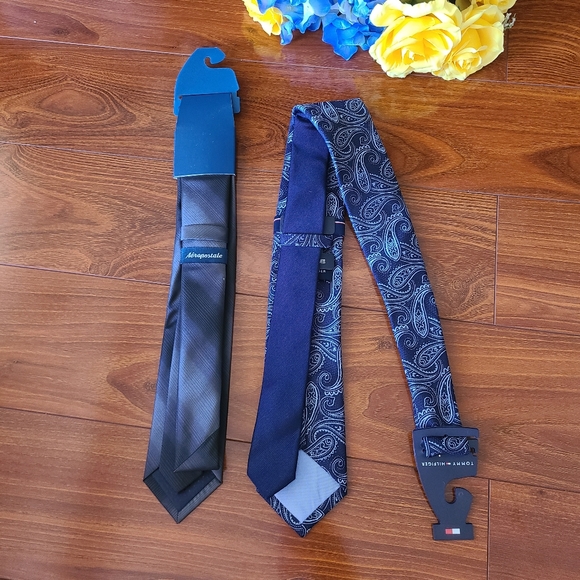 Set of 2 Ties (Tommy Hilfiger & Aeropostable) - Picture 2 of 4